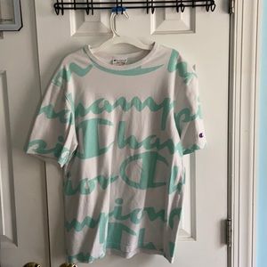 Champion T-shirt